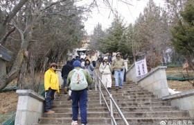 香格里拉：雪花纷飞下的独克宗古城魅力值拉满